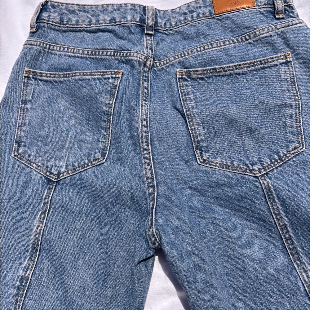 Zara Straight Leg Jeans – Size 6